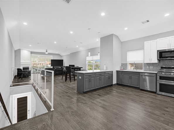 6118 Truro Street, Houston TX 77007