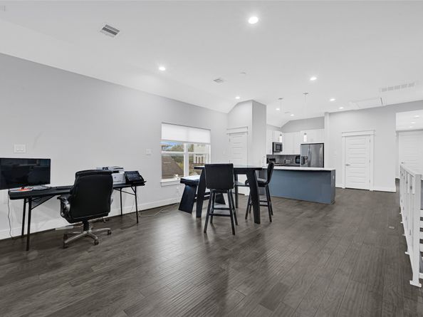 6118 Truro Street, Houston TX 77007