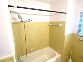 2902 Broadmead Drive, Houston TX 77025