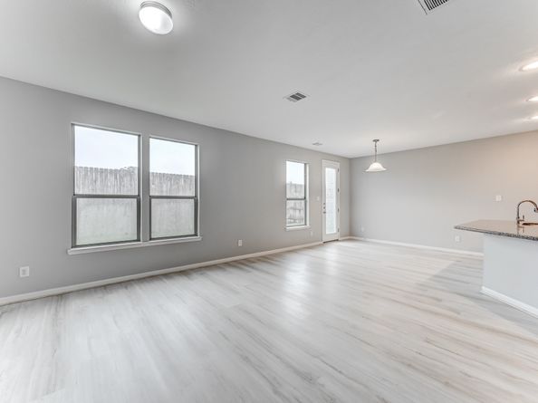 4706 Mint Trail, Houston TX 77066