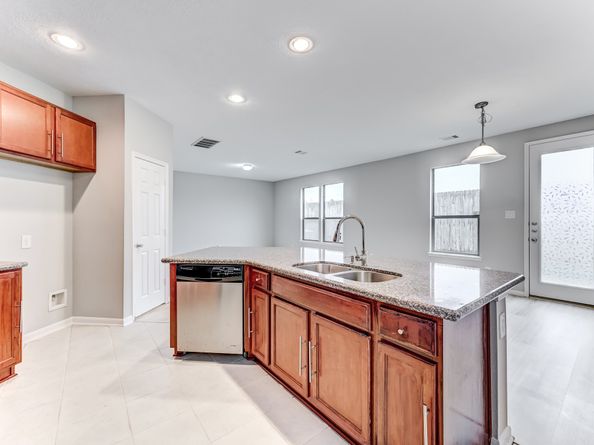 4706 Mint Trail, Houston TX 77066