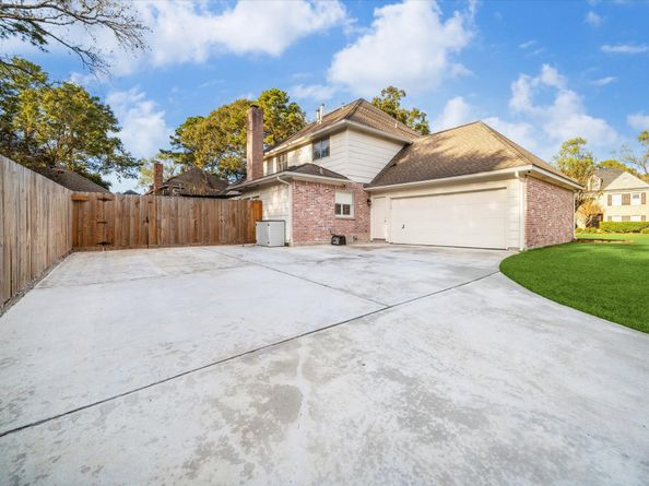 2103 Mountain Lake Drive, Kingwood TX 77345