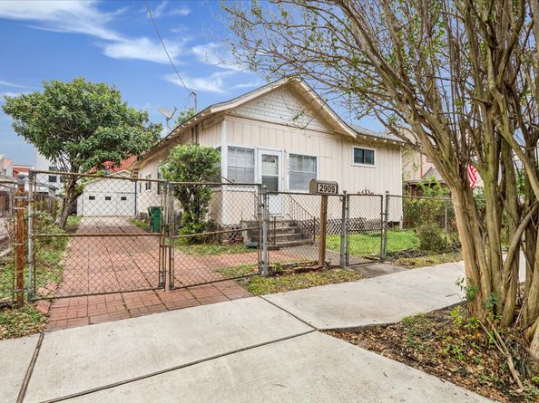 2909 Sherman Street, Houston TX 77003