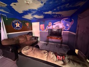 4334 Spring Valley Road, Houston TX 77041