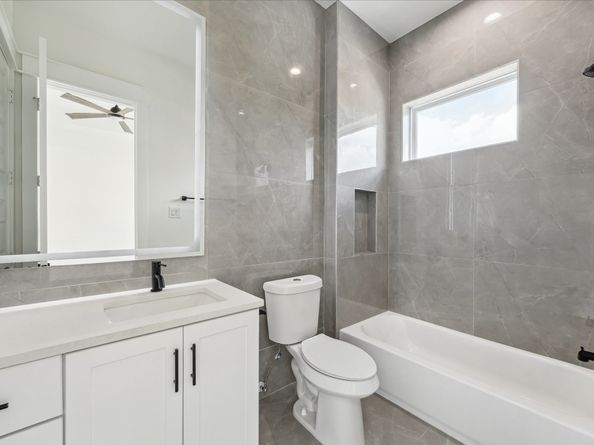 818 E 24th Street, Houston TX 77009