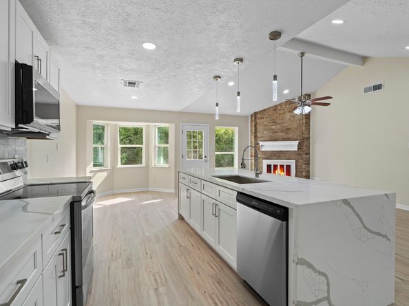 335 Haymarket Lane, Houston TX 77015