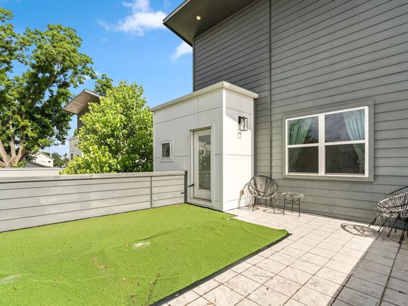 212 Pheasant Street, Houston TX 77018