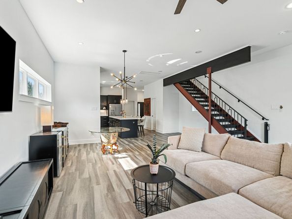 212 Pheasant Street, Houston TX 77018