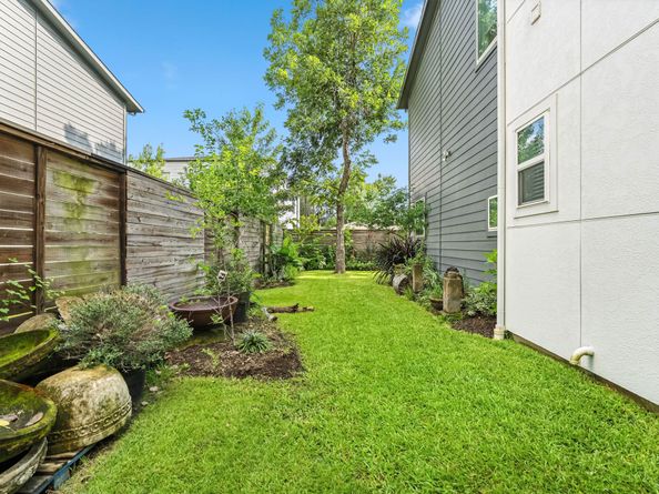 212 Pheasant Street, Houston TX 77018