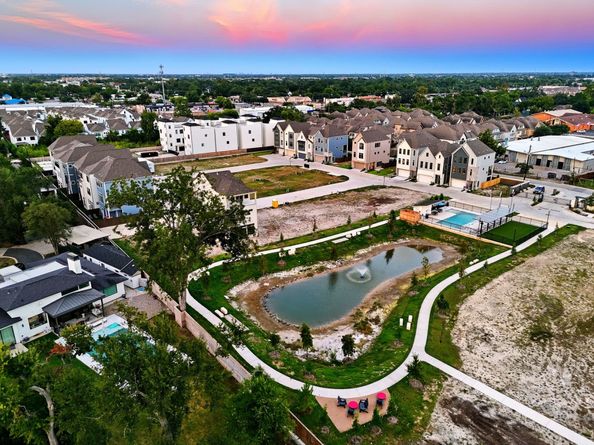 1705 Bologna Lane, Houston TX 77055