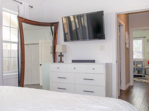 5221 Claremont Street, Houston TX 77023