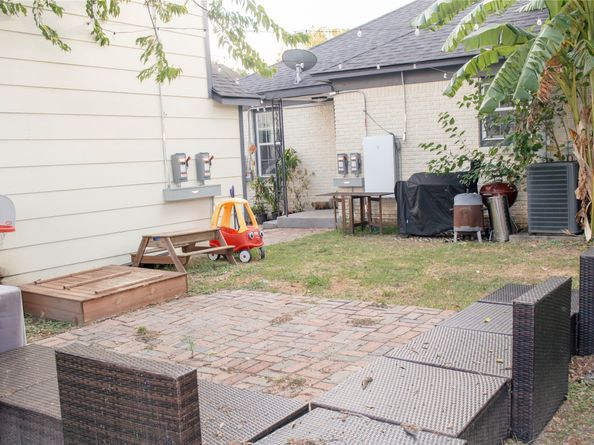 5221 Claremont Street, Houston TX 77023