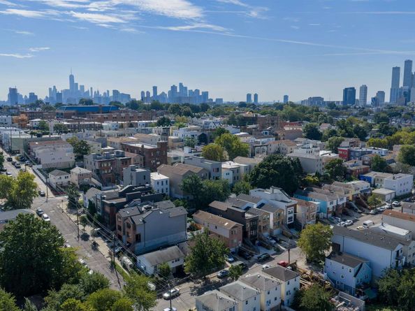 199 Lincoln St 1, Jersey City NJ 07307