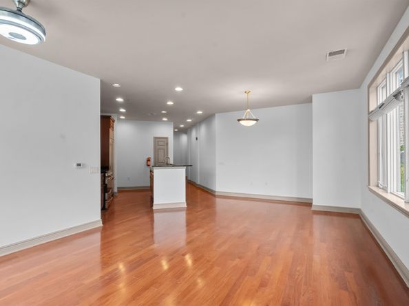 7400 River Rd 438, North Bergen NJ 07047