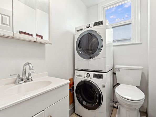 80 Mallory Ave, Jersey City NJ 07304