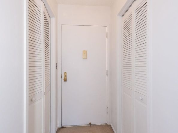 418 Harmon Cove Tower, Secaucus NJ 07094