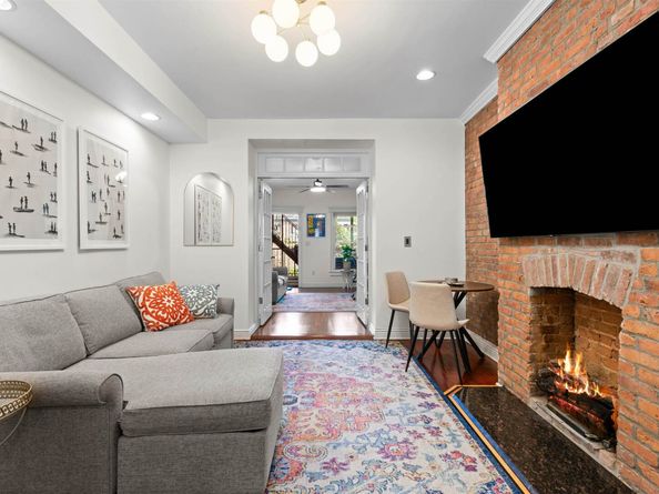 352 7th St 4, Jersey City NJ 07302
