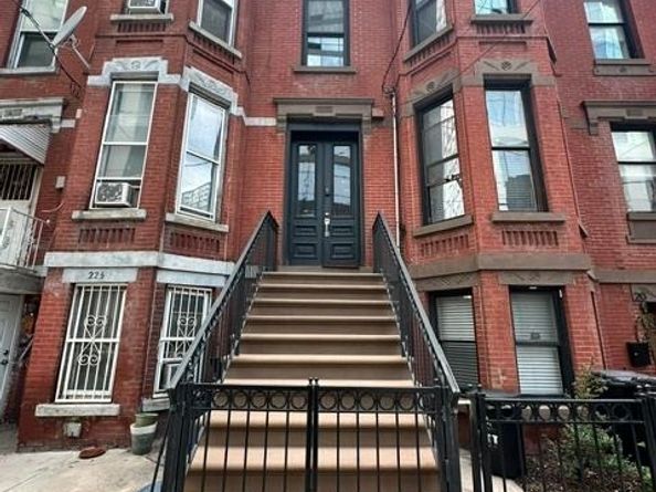 22 Cottage St, Jersey City NJ 07306