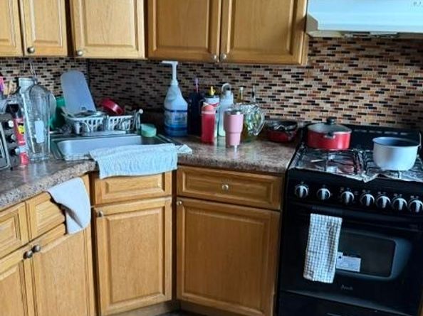 316 77th St, North Bergen NJ 07047