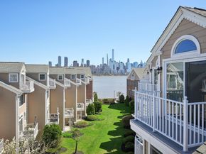 428 Newburgh Ct 428, West New York NJ 07093