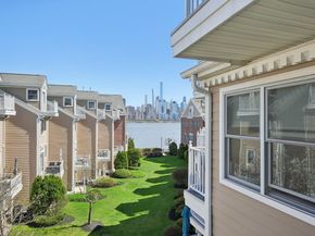 428 Newburgh Ct 428, West New York NJ 07093