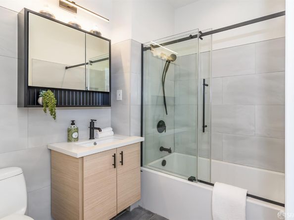 1 Hoffman Avenue A, San Francisco CA 94114