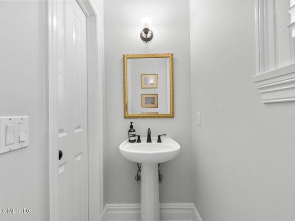 104 W Ritch Avenue 6, Greenwich CT 06830