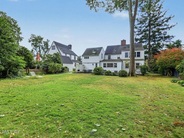 17 Knoll Street, Riverside CT 06878