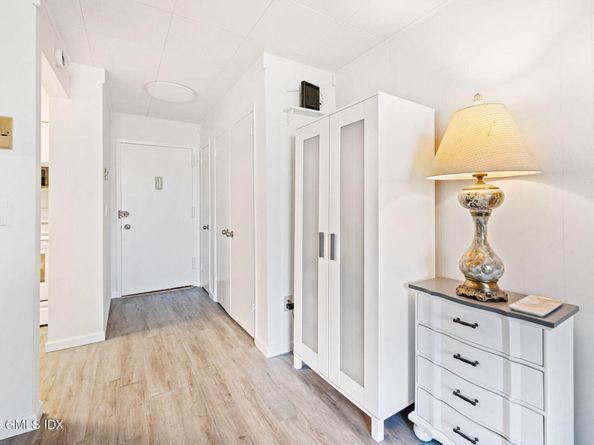 1535 E Putnam Avenue 304, Old Greenwich CT 06870