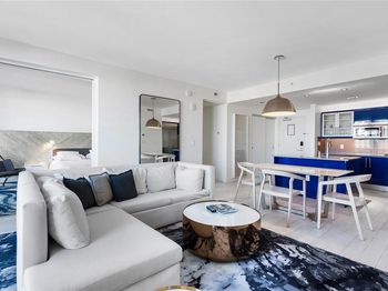 3101 Bayshore