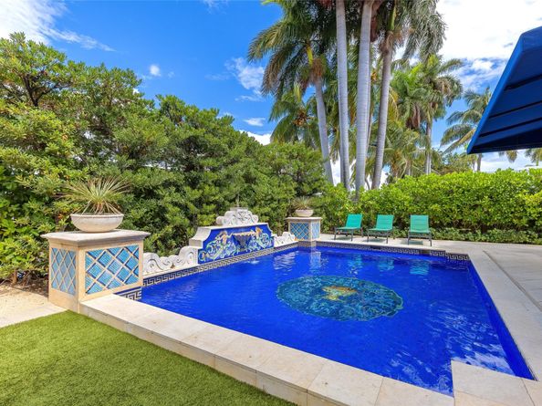 9 Fiesta Way, Fort Lauderdale FL 33301