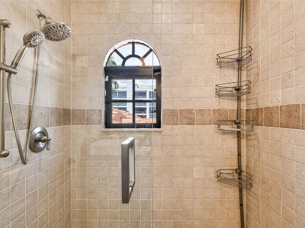 9 Fiesta Way, Fort Lauderdale FL 33301