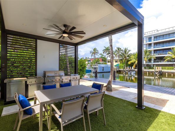 9 Fiesta Way, Fort Lauderdale FL 33301