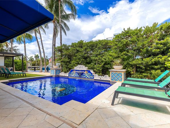 9 Fiesta Way, Fort Lauderdale FL 33301