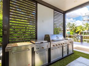 9 Fiesta Way, Fort Lauderdale FL 33301