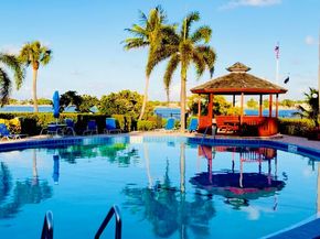 102 Half Moon Circle F2, Hypoluxo FL 33462