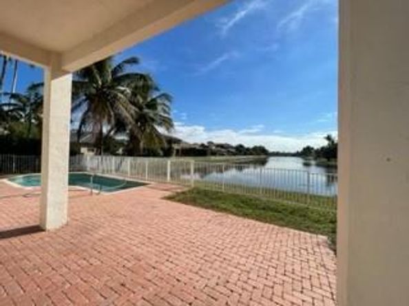 19430 SW 30th St, Miramar FL 33029