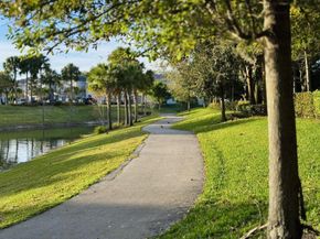 4001 Hillcrest Drive 715, Hollywood FL 33021