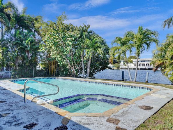 1325 Middle River Dr, Fort Lauderdale FL 33304