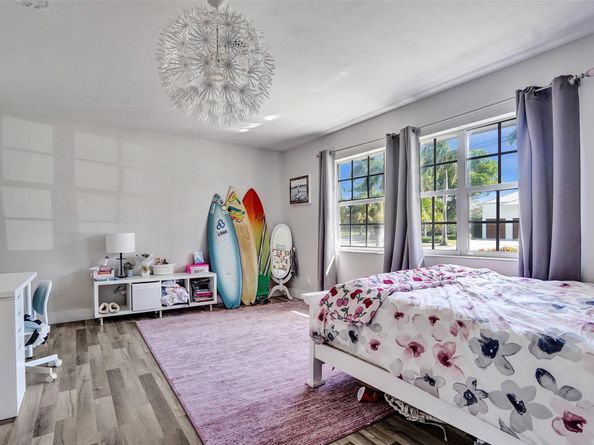 1325 Middle River Dr, Fort Lauderdale FL 33304