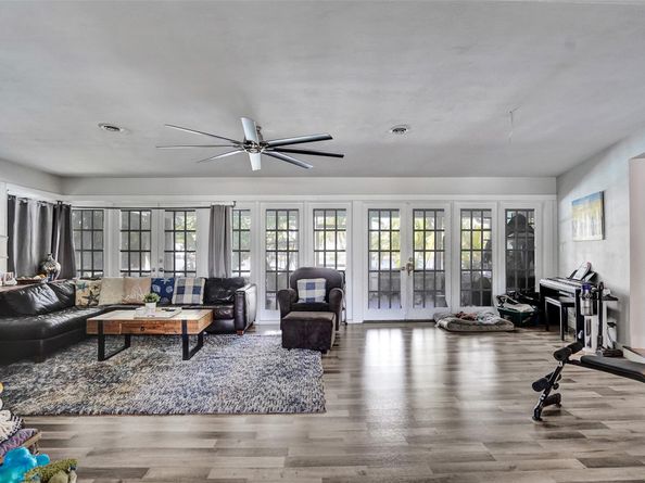 1325 Middle River Dr, Fort Lauderdale FL 33304