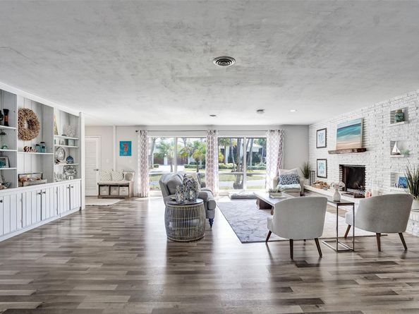 1325 Middle River Dr, Fort Lauderdale FL 33304