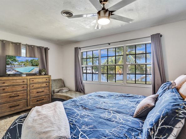1325 Middle River Dr, Fort Lauderdale FL 33304