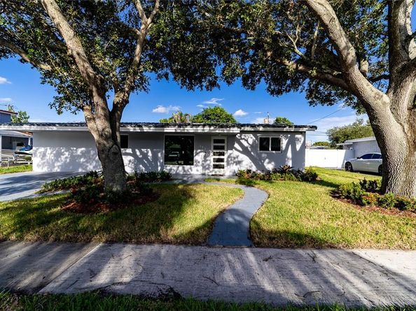 131 NW 72nd Way, Hollywood FL 33024