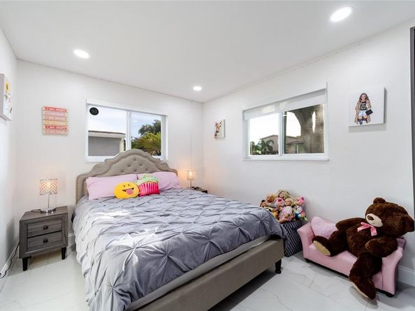 131 NW 72nd Way, Hollywood FL 33024