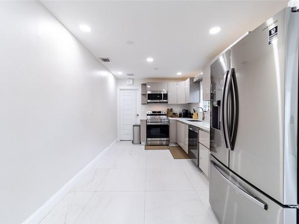 131 NW 72nd Way, Hollywood FL 33024