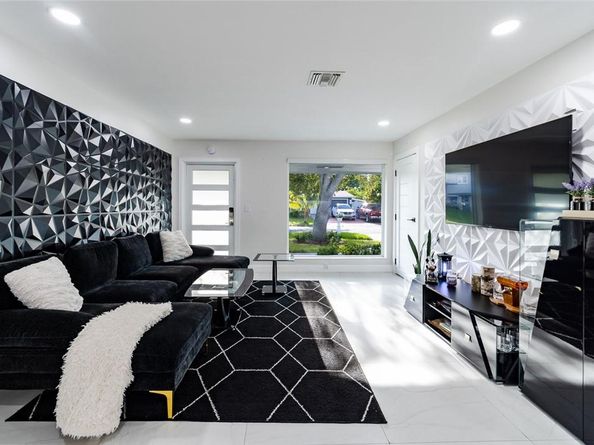 131 NW 72nd Way, Hollywood FL 33024