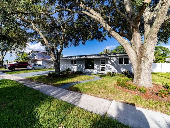 131 NW 72nd Way, Hollywood FL 33024