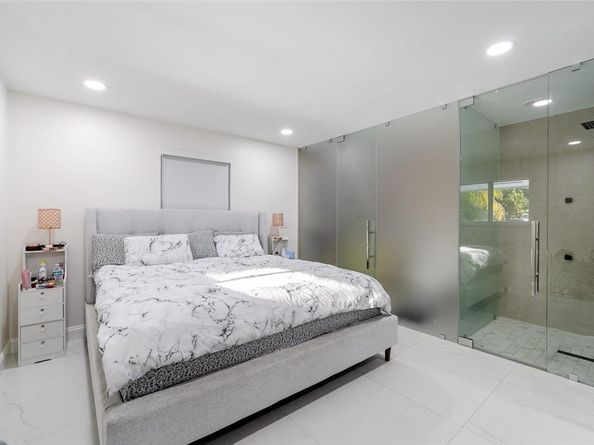 131 NW 72nd Way, Hollywood FL 33024