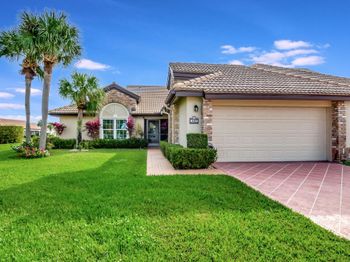 8224 Cassia Dr